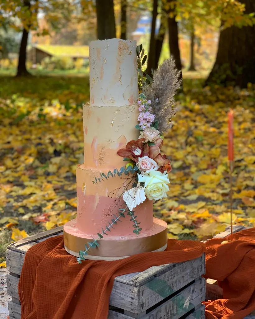 Individuelle Hochzeitstorte von Konfektory