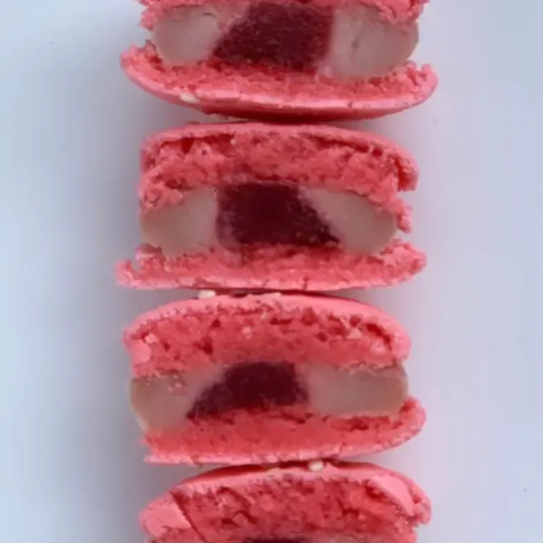 Erdbeere Macaron