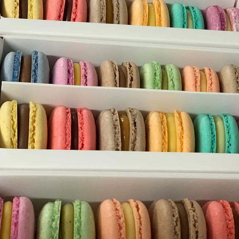 Honig-Karamell Macaron